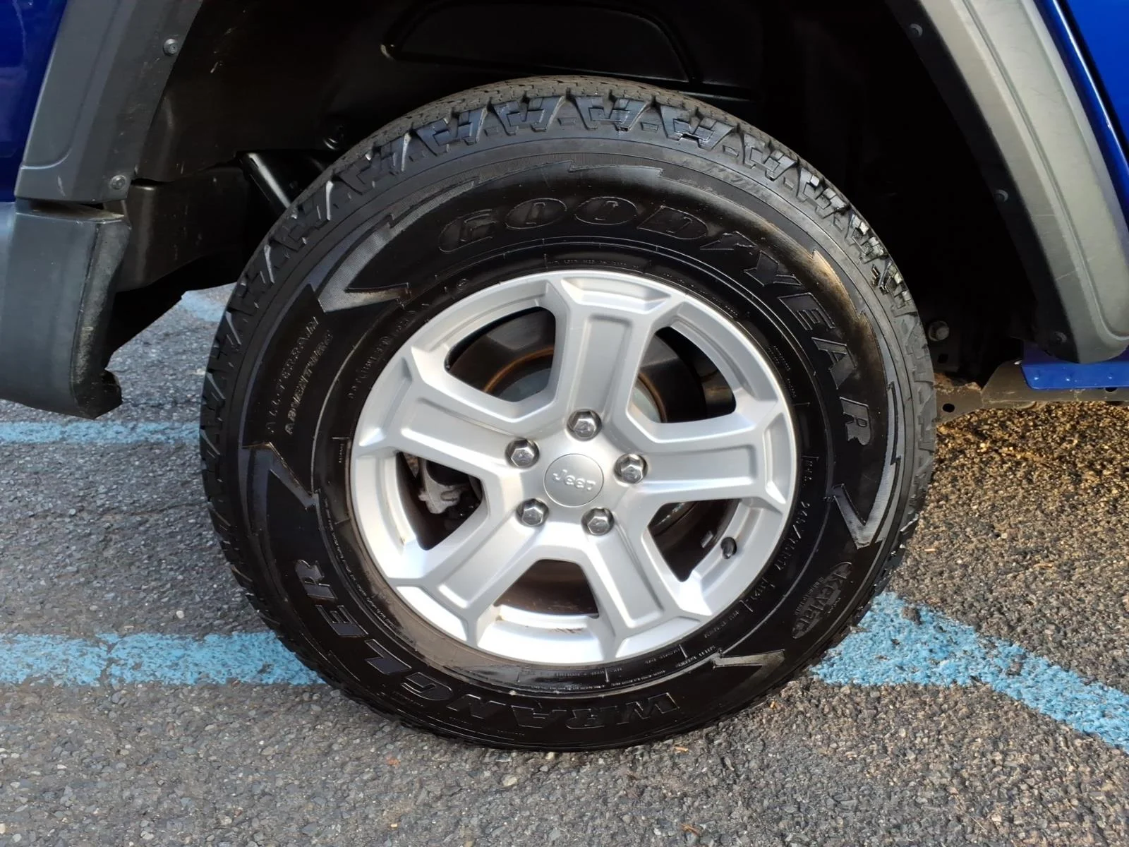 Used 2020 Ocean Blue Metallic Clear Coat Jeep Sport S image 13