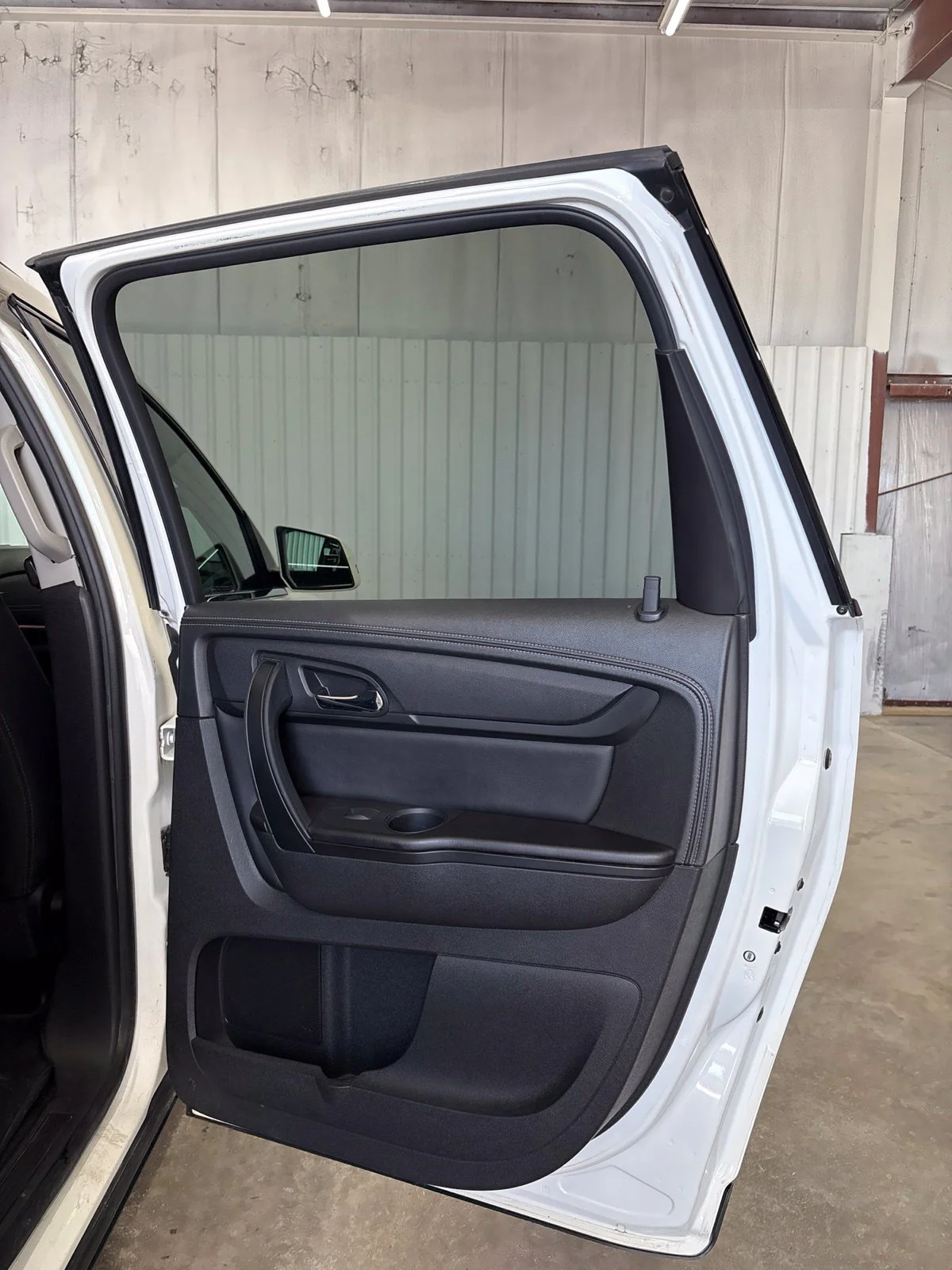 Used 2014 White Chevrolet 2LT image 15