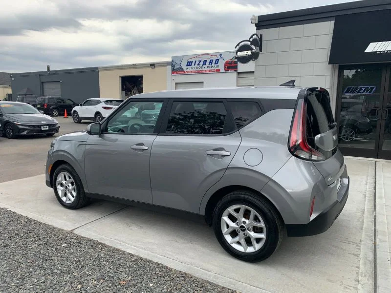 Used 2023 Gray Kia LX Wagon 4D image 11