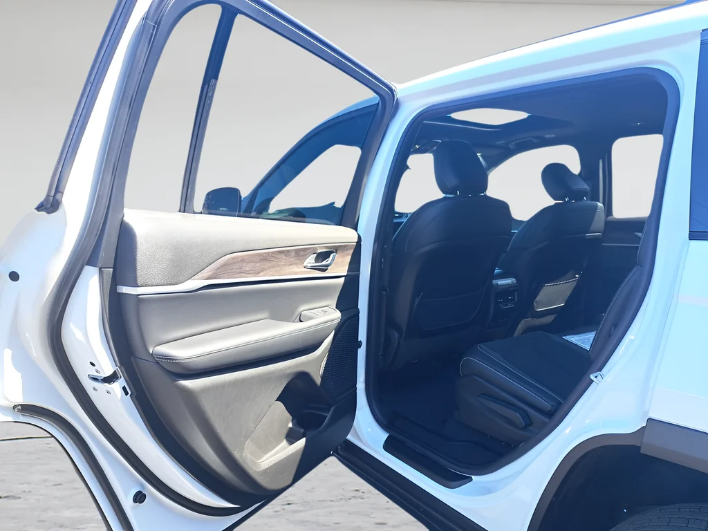 New 2026 Bright White Clearcoat Jeep Altitude image 11