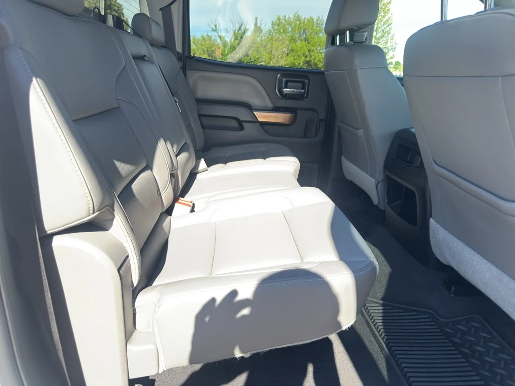 Used 2019 WHITE Chevrolet LTZ image 19