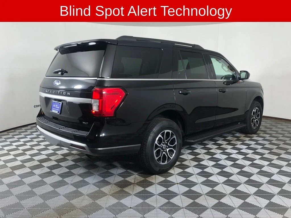 Used 2024 Black Ford XLT image 17