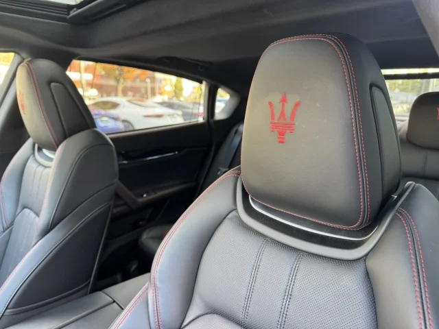 Used 2024 Nero Assoluto Metallic Maserati Modena Ultima Q4 AWD image 18