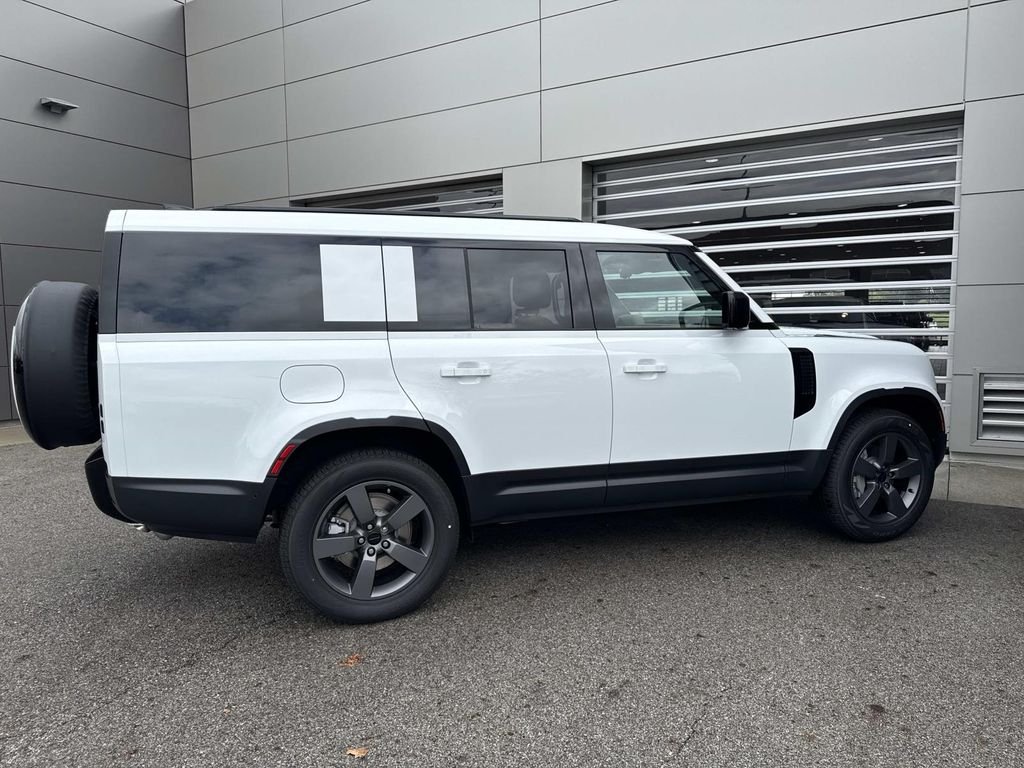 New 2026 Fuji White Land Rover S image 7