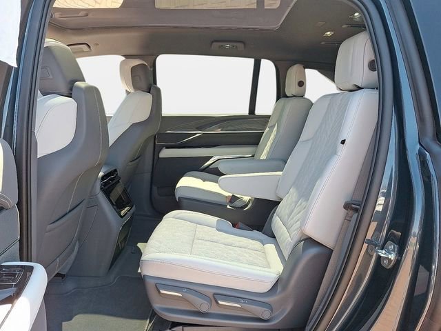 2025 Cadillac Escalade IQ Luxury 1 - Photo 11