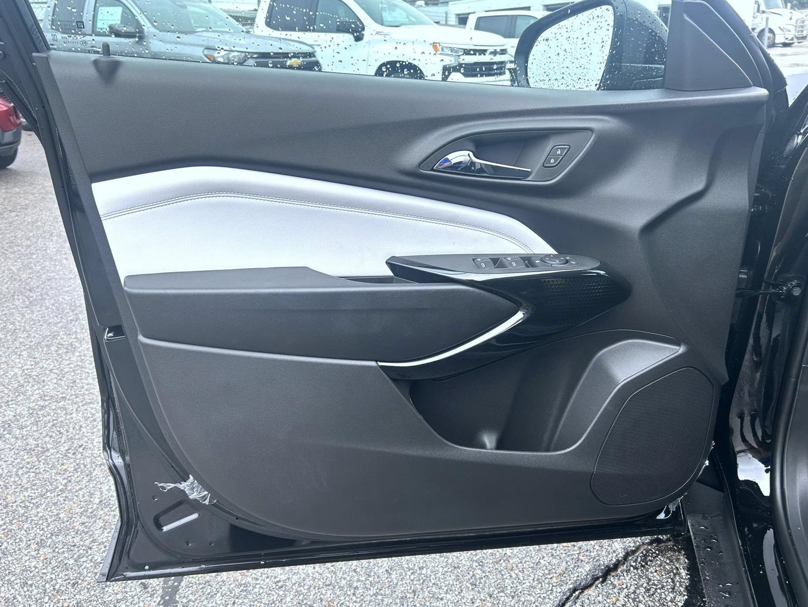 2026 Chevrolet Trax LT - Photo 9