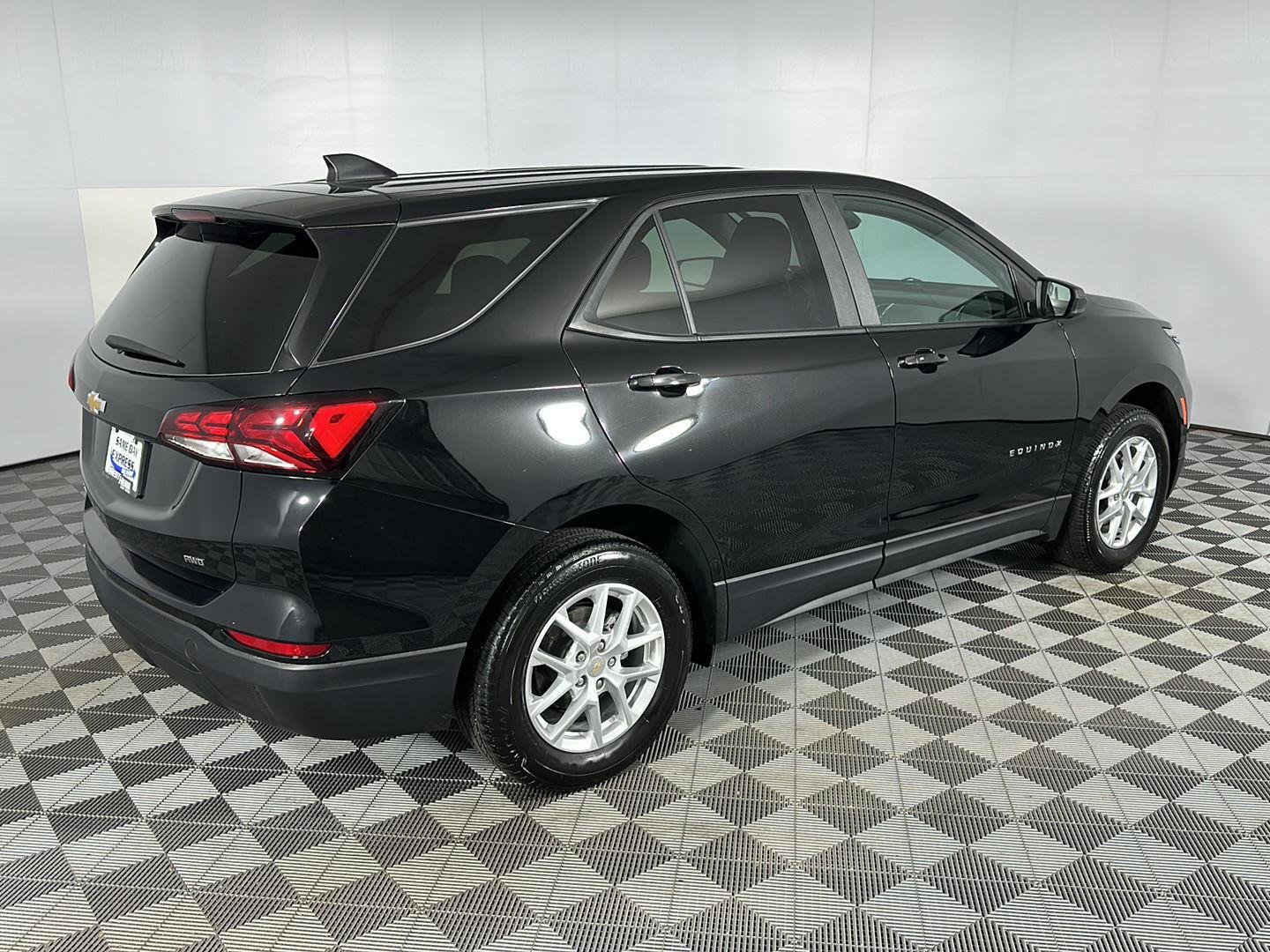 Used 2024 Mosaic Black Metallic Chevrolet  image 25