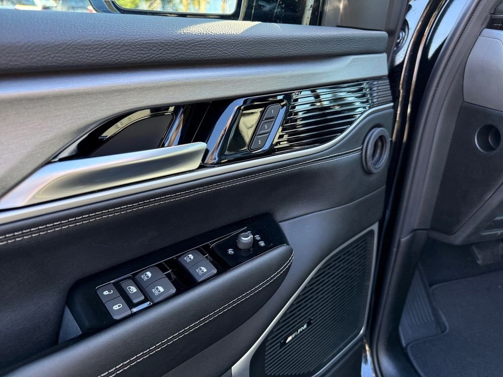 New 2026 High Gloss Black Exterior Paint Jeep  image 11