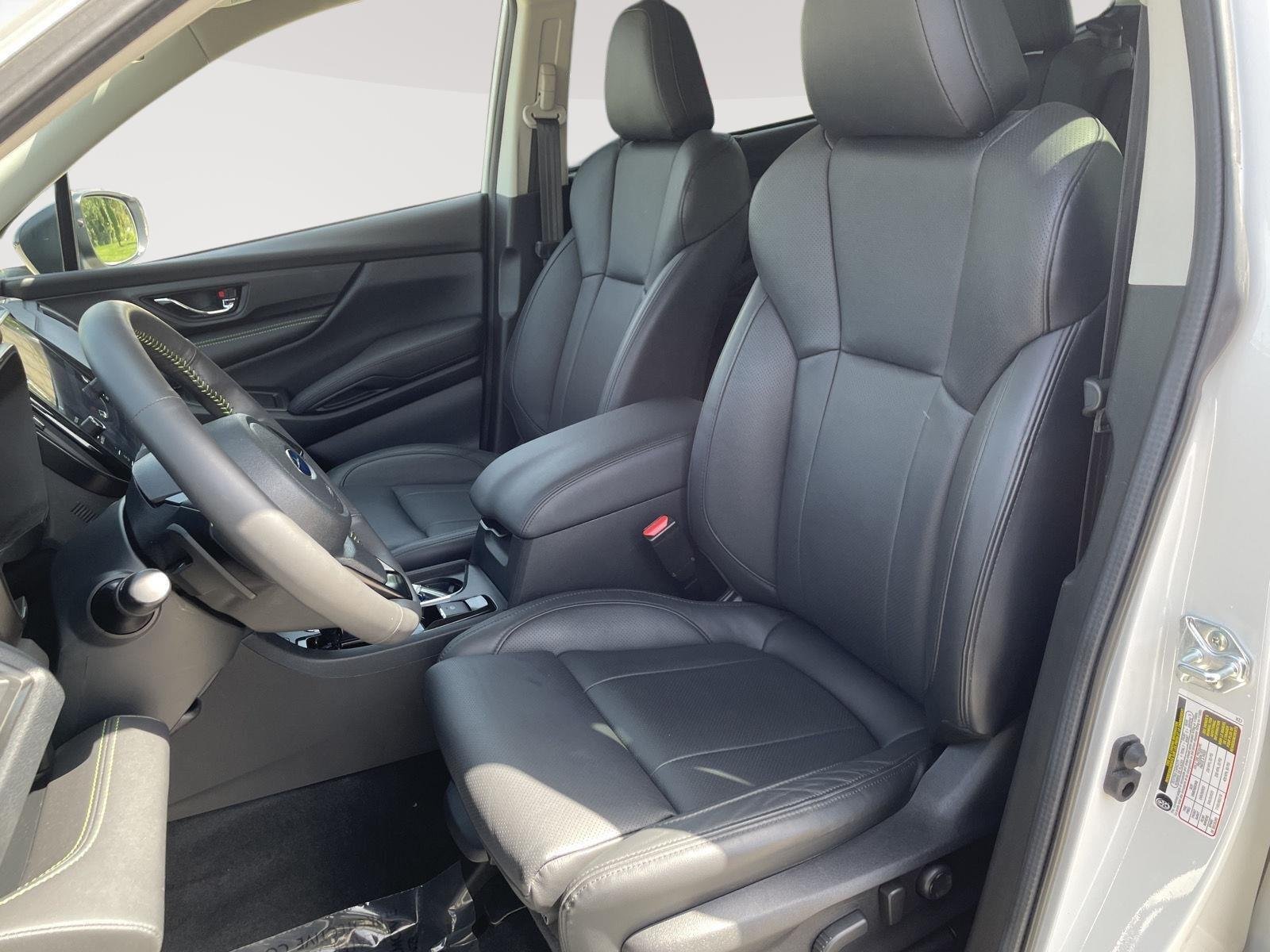 Used 2026 Crystal White Pearl Subaru Onyx Edition Touring image 3