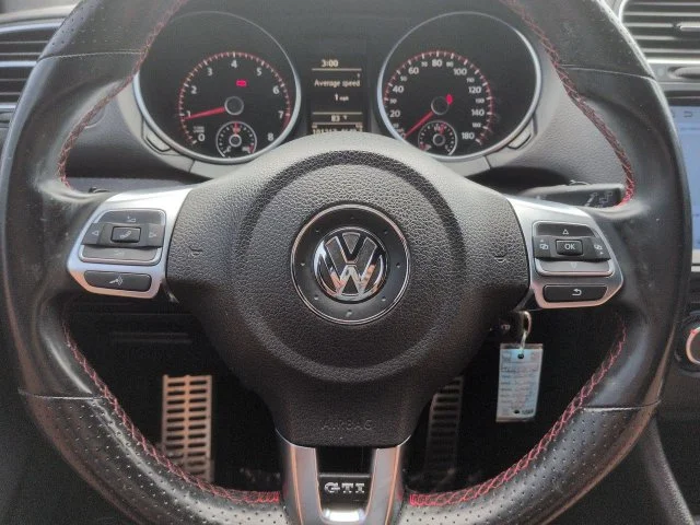 Used 2014 Black Volkswagen  image 25