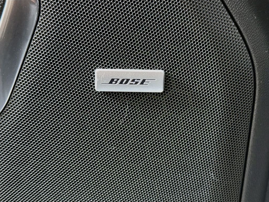 Used 2021 Black Chevrolet Z71 image 18
