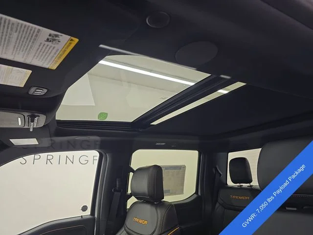 New 2026 Oxford White Ford Tremor® image 28