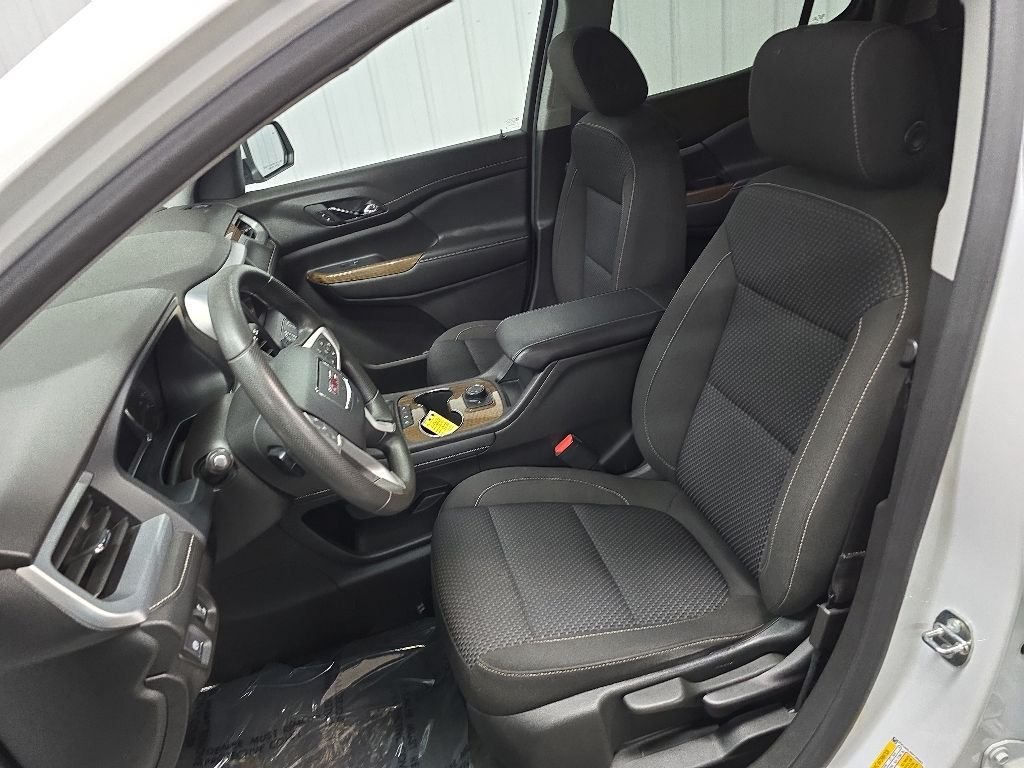 Used 2023 White GMC SLE image 28