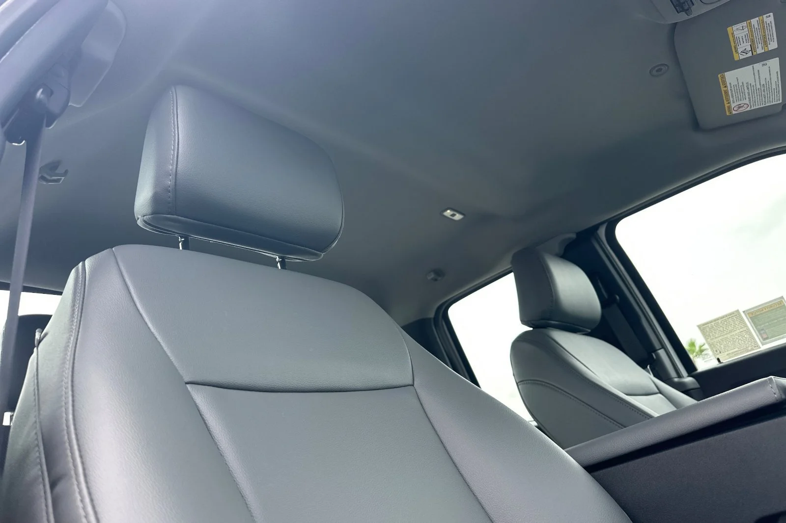 New 2026 Oxford White Ford F-550® XL image 15