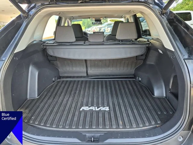 Used 2020 Black Toyota XLE image 31