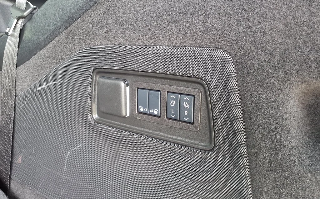 Used 2025 Black Cadillac Sport image 11