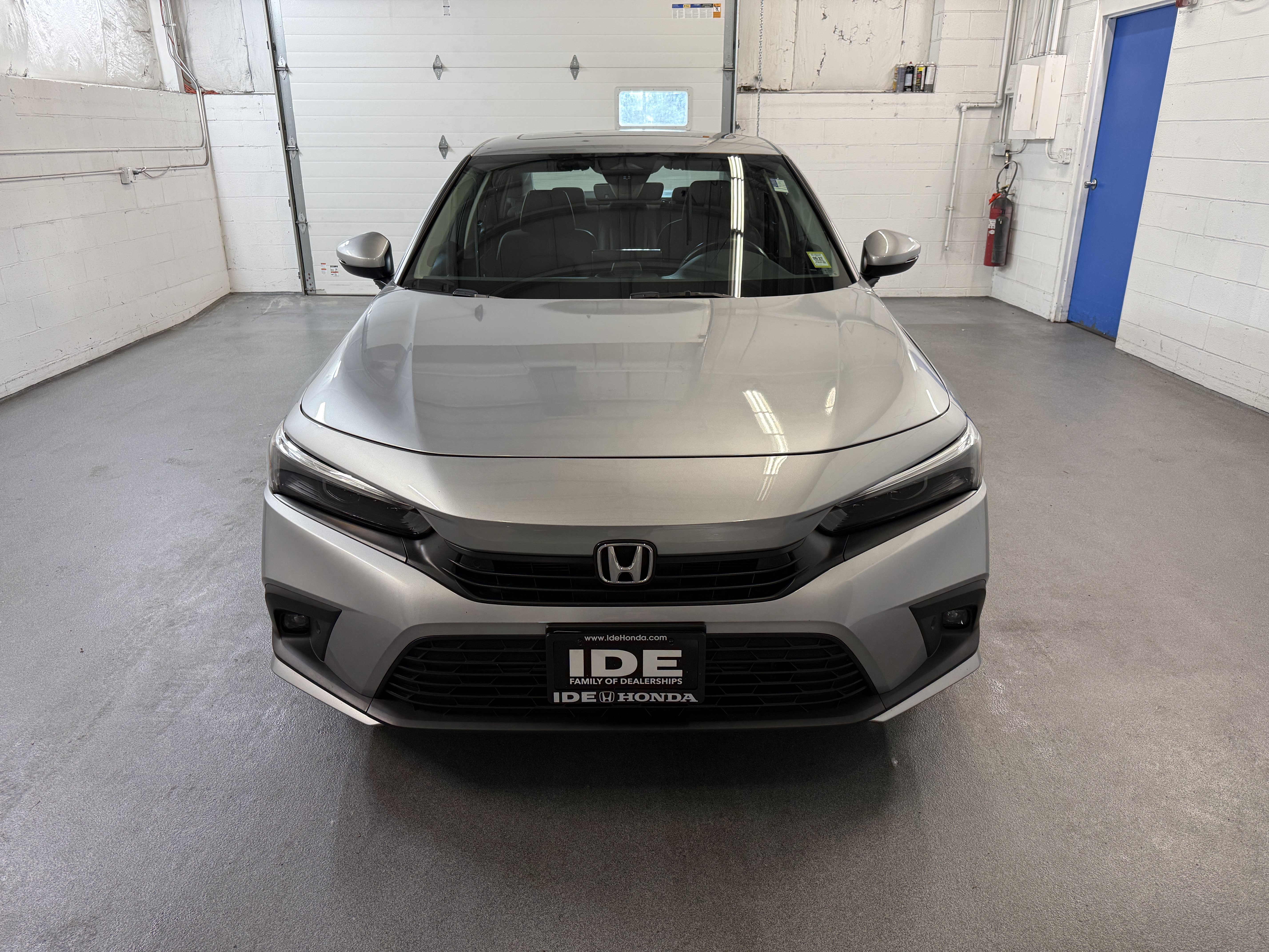 Certified Used 2023 Lunar Silver Metallic Honda Touring image 3