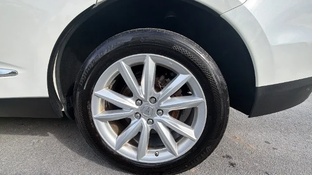 Used 2019  Acura Base image 10