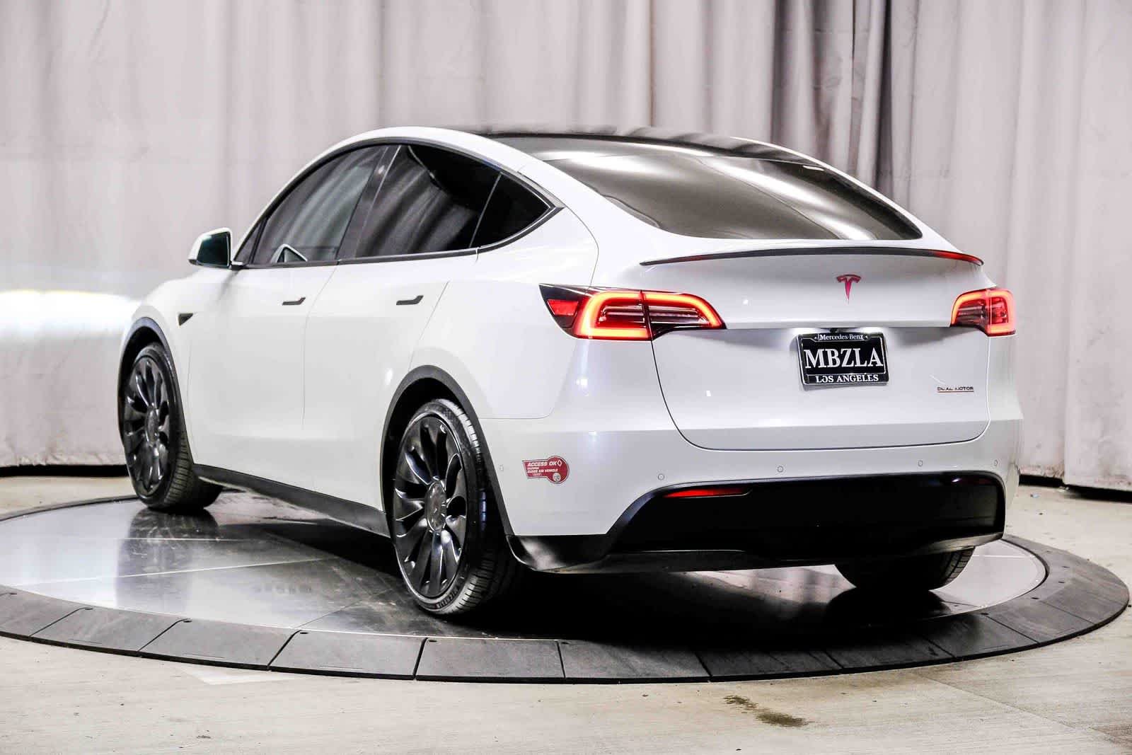 Used 2022 Tesla Model Y Performance with VIN 7SAYGDEF8NF447545 for sale in Los Angeles, CA