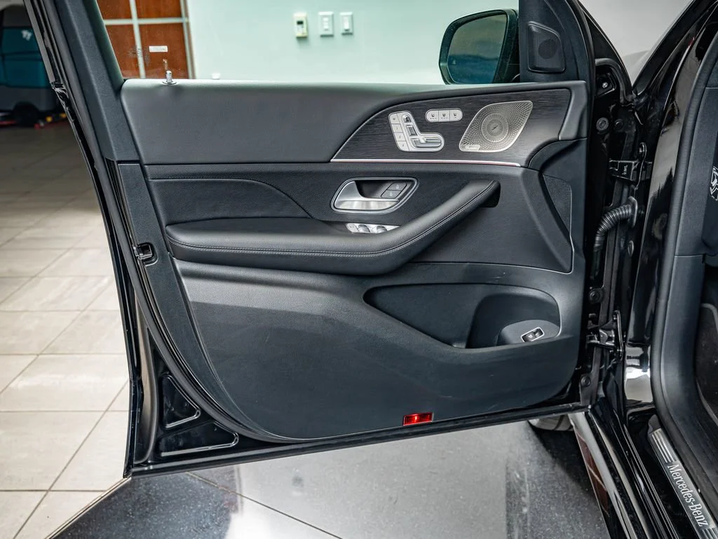 Used 2025 Obsidian Black Metallic Mercedes-Benz GLE 350 image 19