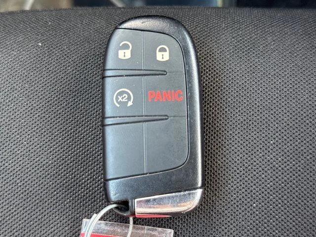 Used 2023 White Jeep Altitude image 20