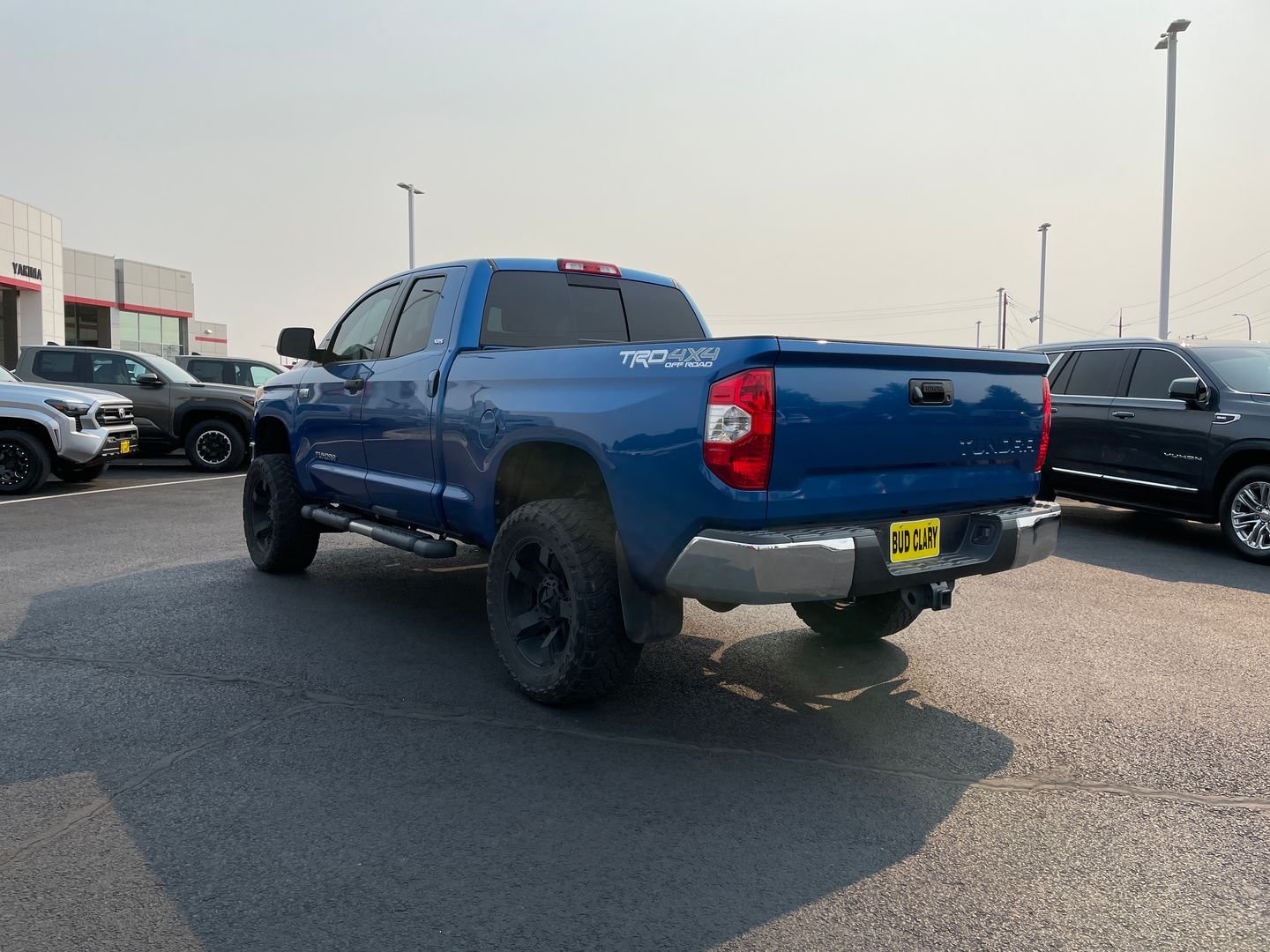 Used 2016 Blue Toyota SR5 image 5