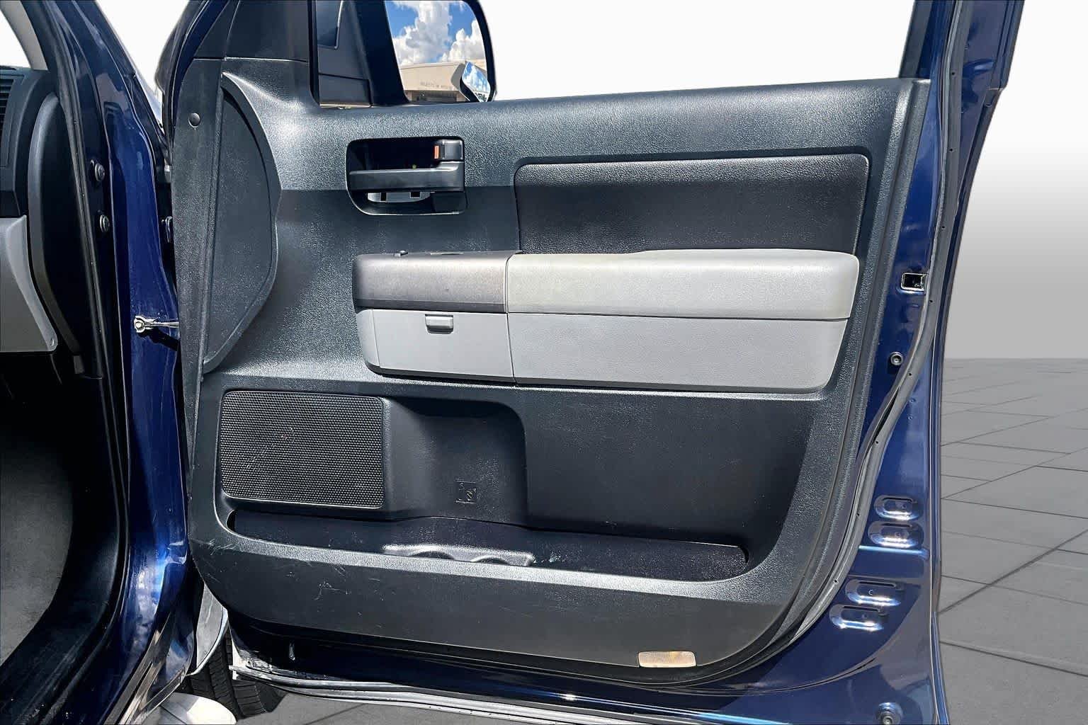 Used 2010 Nautical Blue Metallic Toyota  image 21