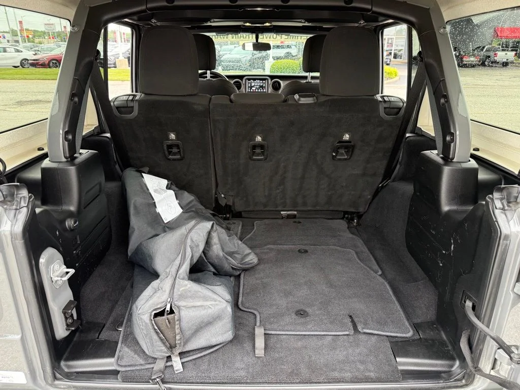 Used 2019 Gray Jeep Unlimited Sport S image 25