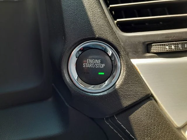 Used 2018 White GMC SLT image 18