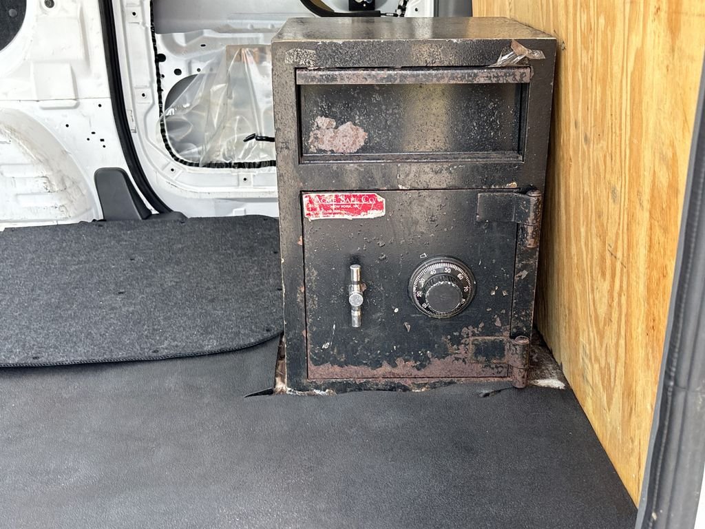 2019 Nissan NV200 SV - Photo 16