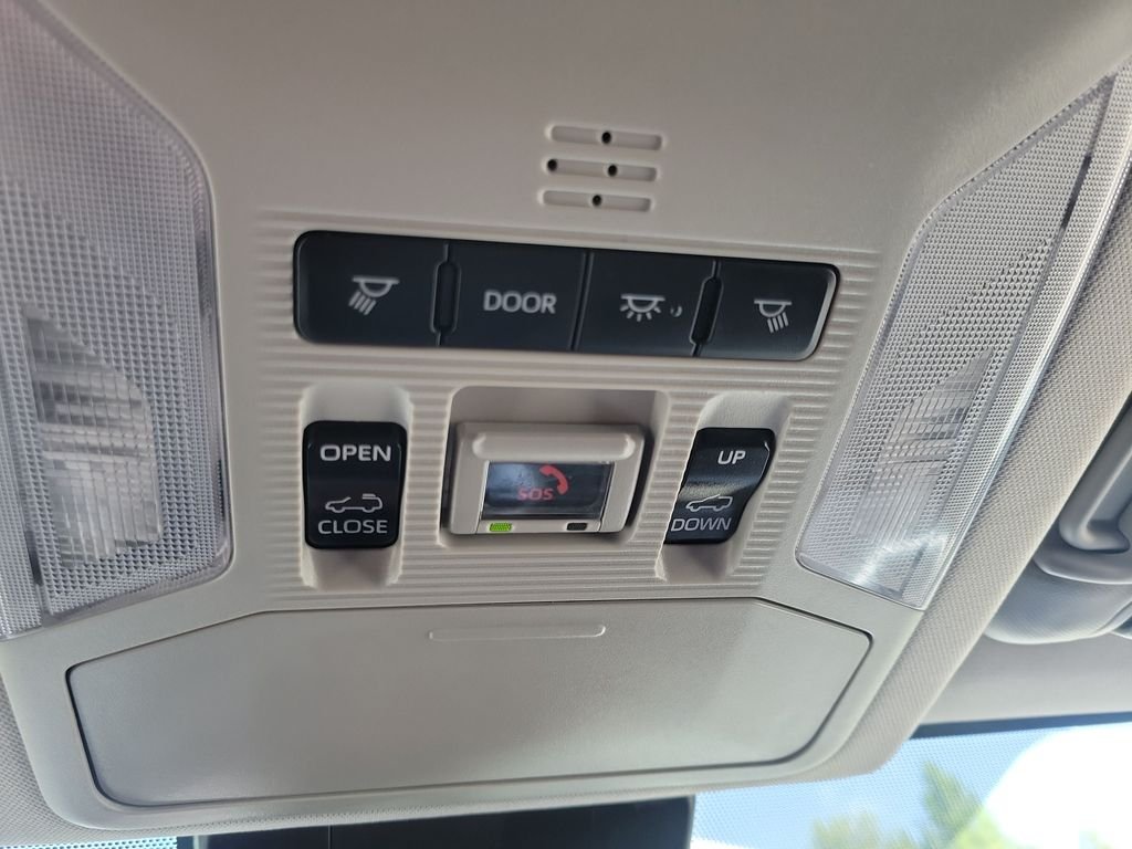 Certified Used 2025  Toyota Limited image 27