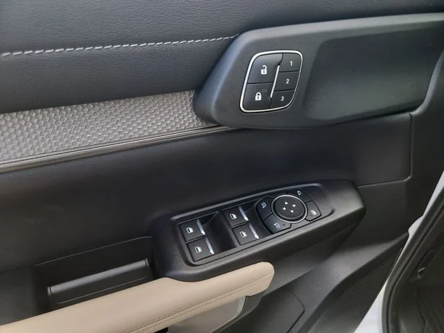 New 2026 Oxford White Ford Lariat image 17