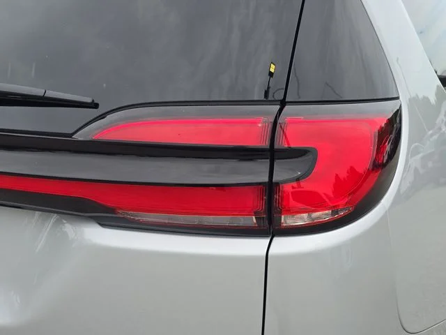 2026 Chrysler Pacifica Select - Photo 8