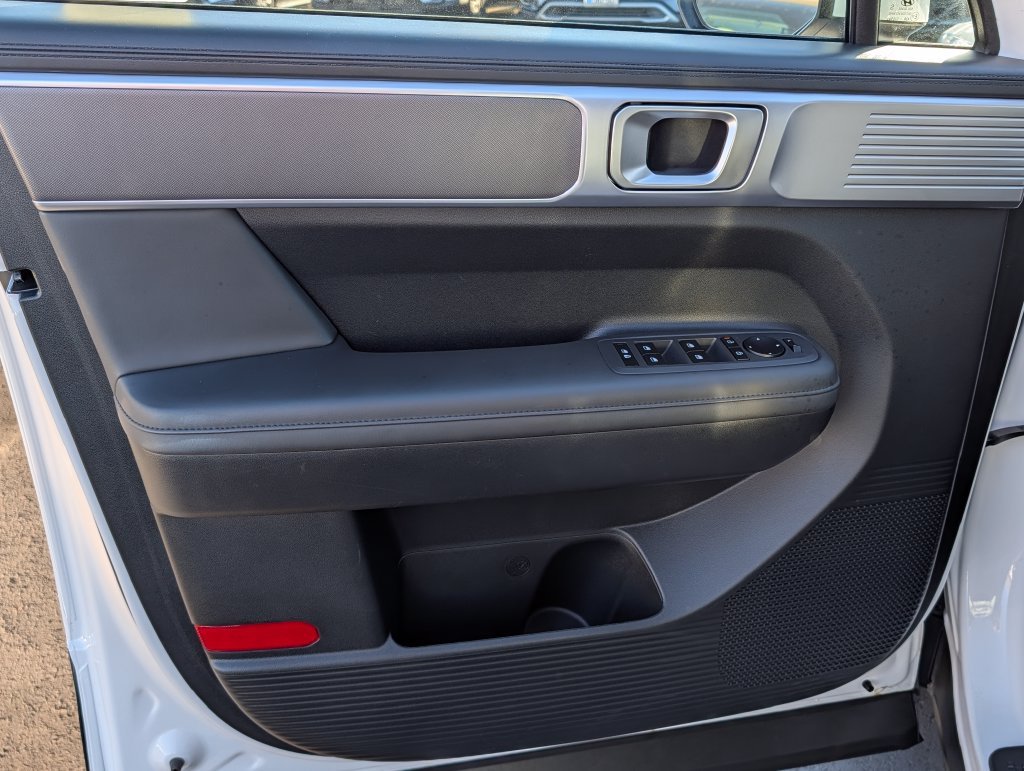 Used 2026 White Hyundai SEL image 18