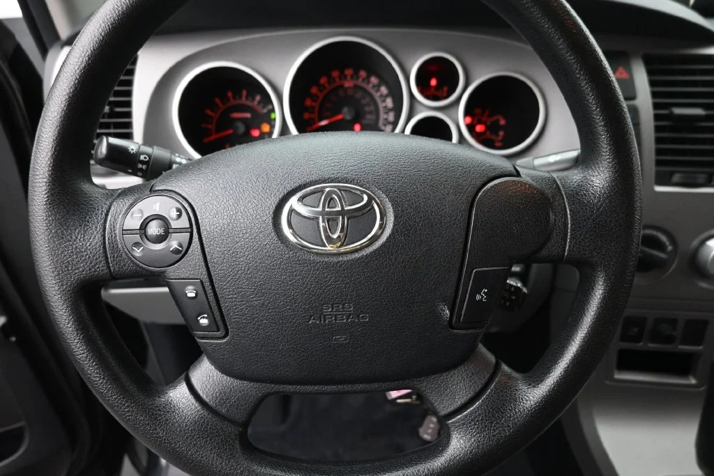 Used 2012 Black Toyota Grade image 17