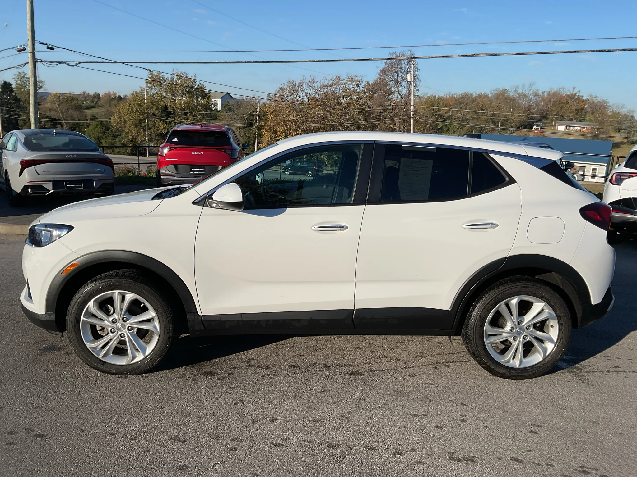 Used 2023 Summit White Buick Preferred image 4