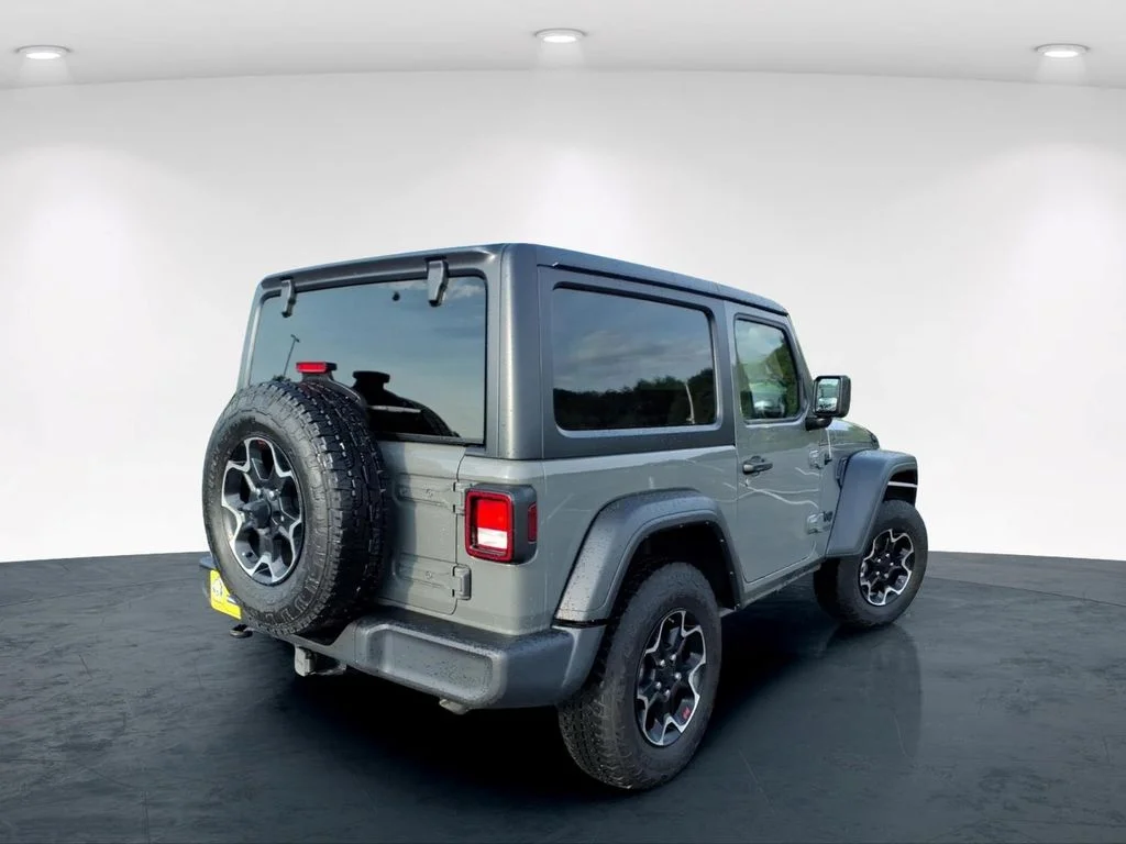 Used 2021 Gray Jeep Sport S image 8