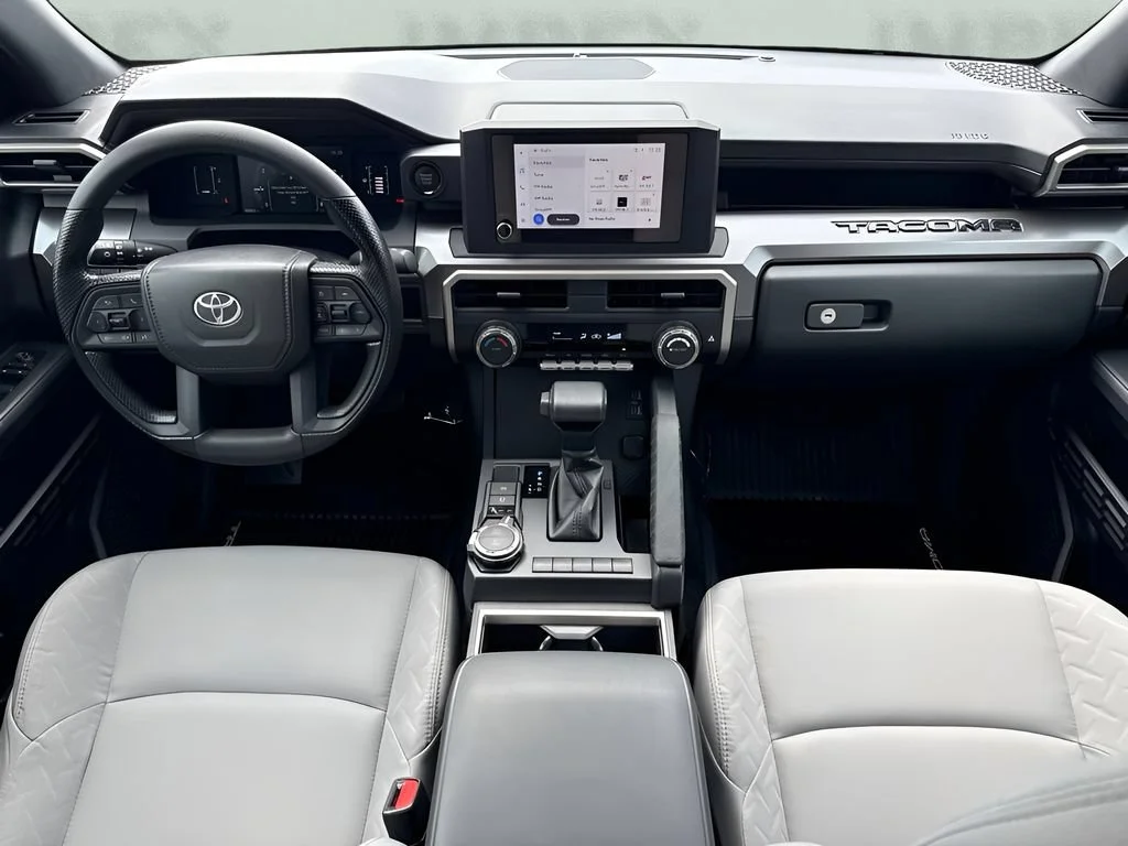 Used 2025  Toyota SR image 12