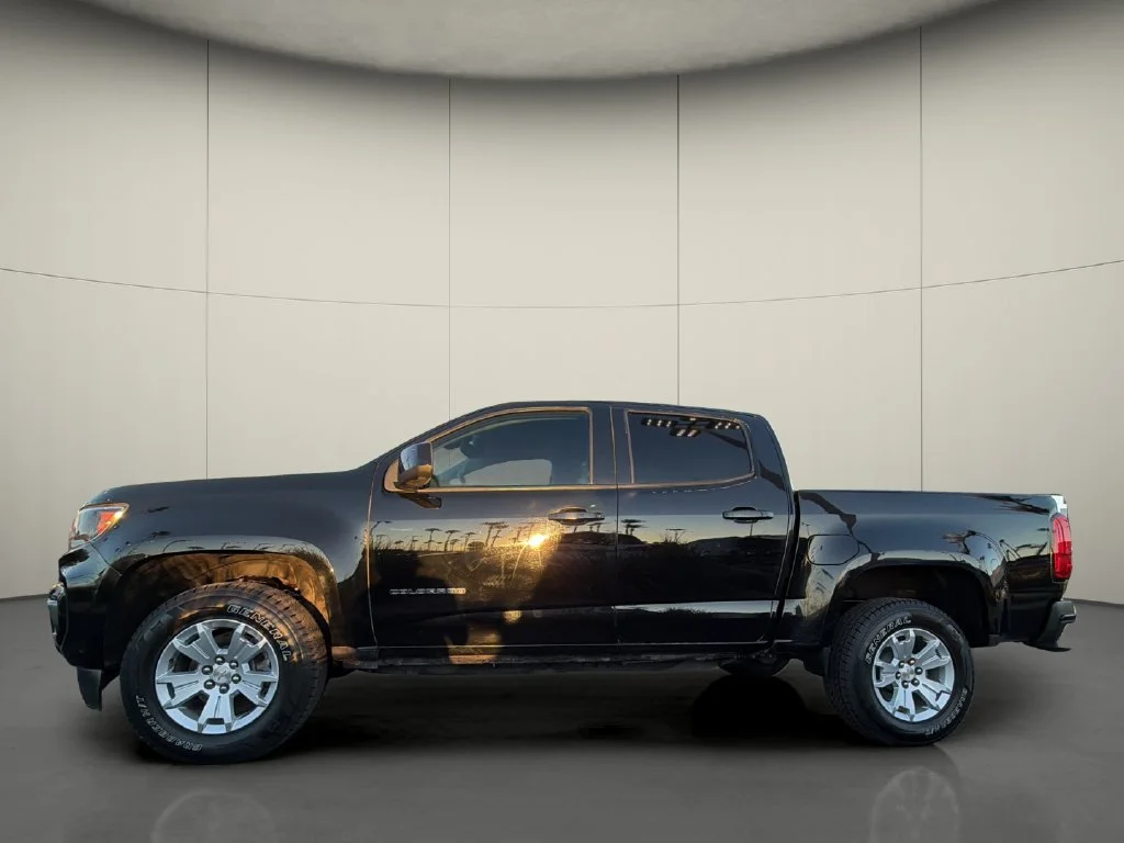 Used 2022 BLACK Chevrolet 2WD LT image 4