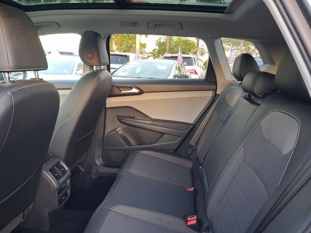Certified Used 2022 Gray Volkswagen 1.5T SE image 13