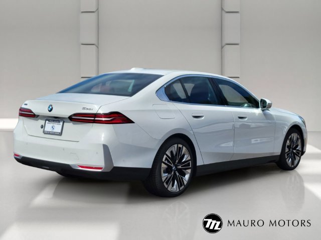 New 2027 White BMW 530i xDrive image 5