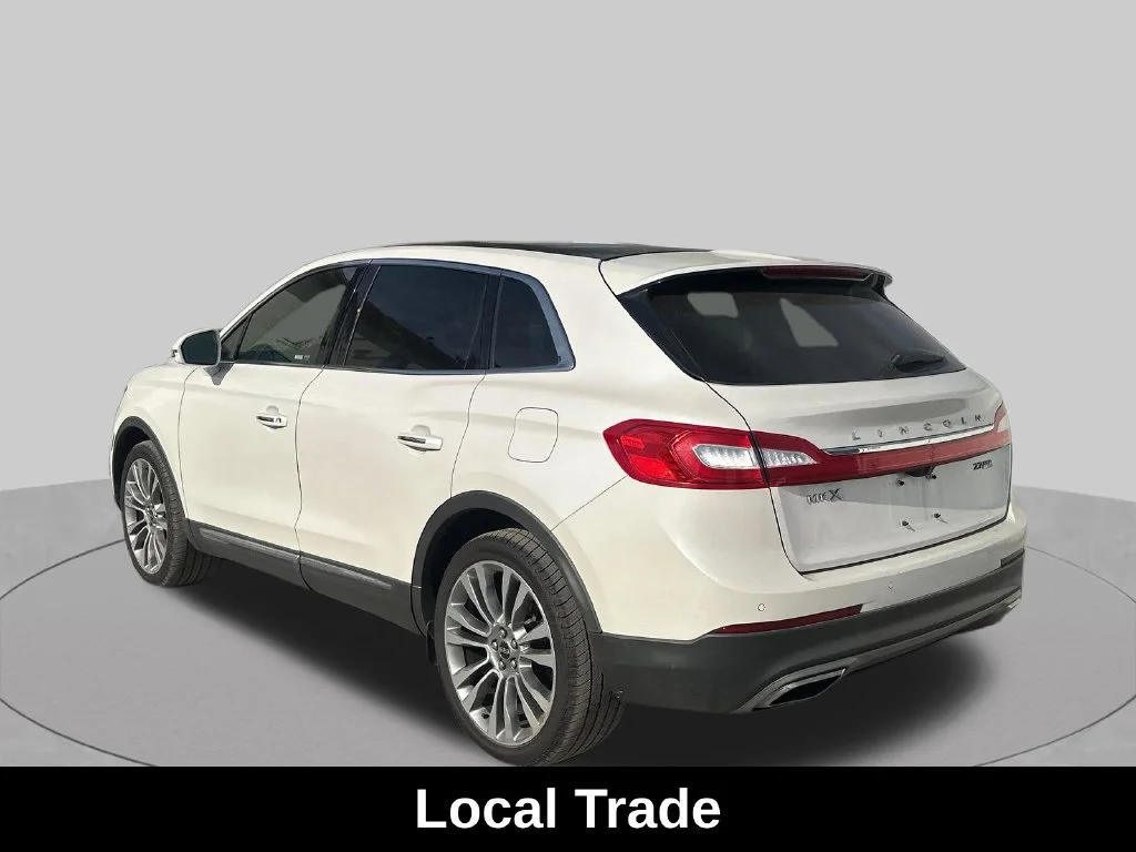 Used 2016 White Platinum Clearcoat Metallic Lincoln Reserve image 4