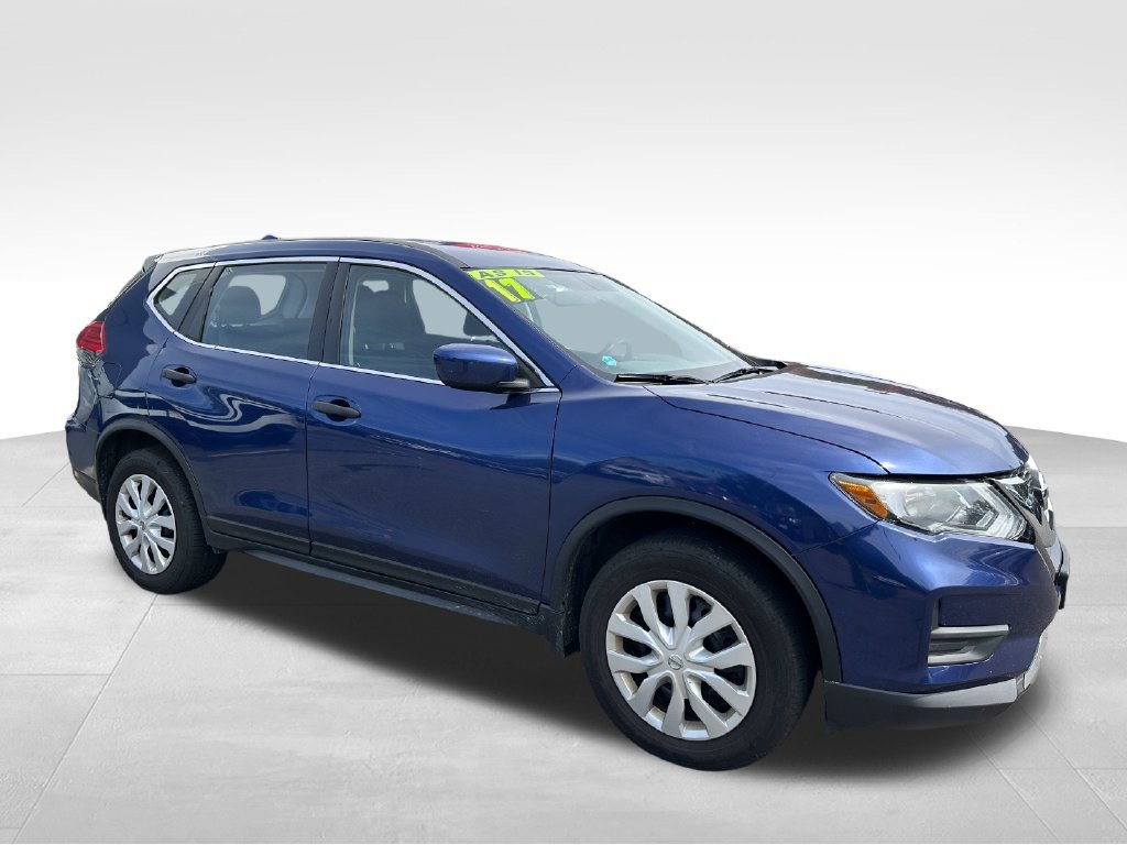 Used 2017 Blue Nissan S image 4