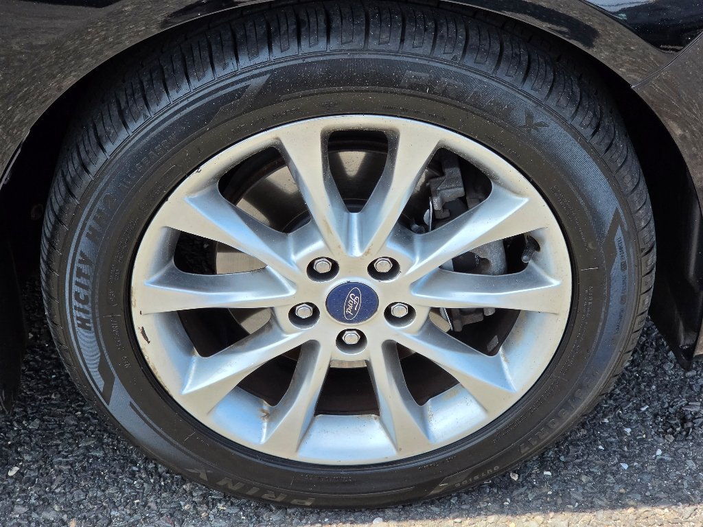 Certified Used 2017 Shadow Black Ford SE image 4