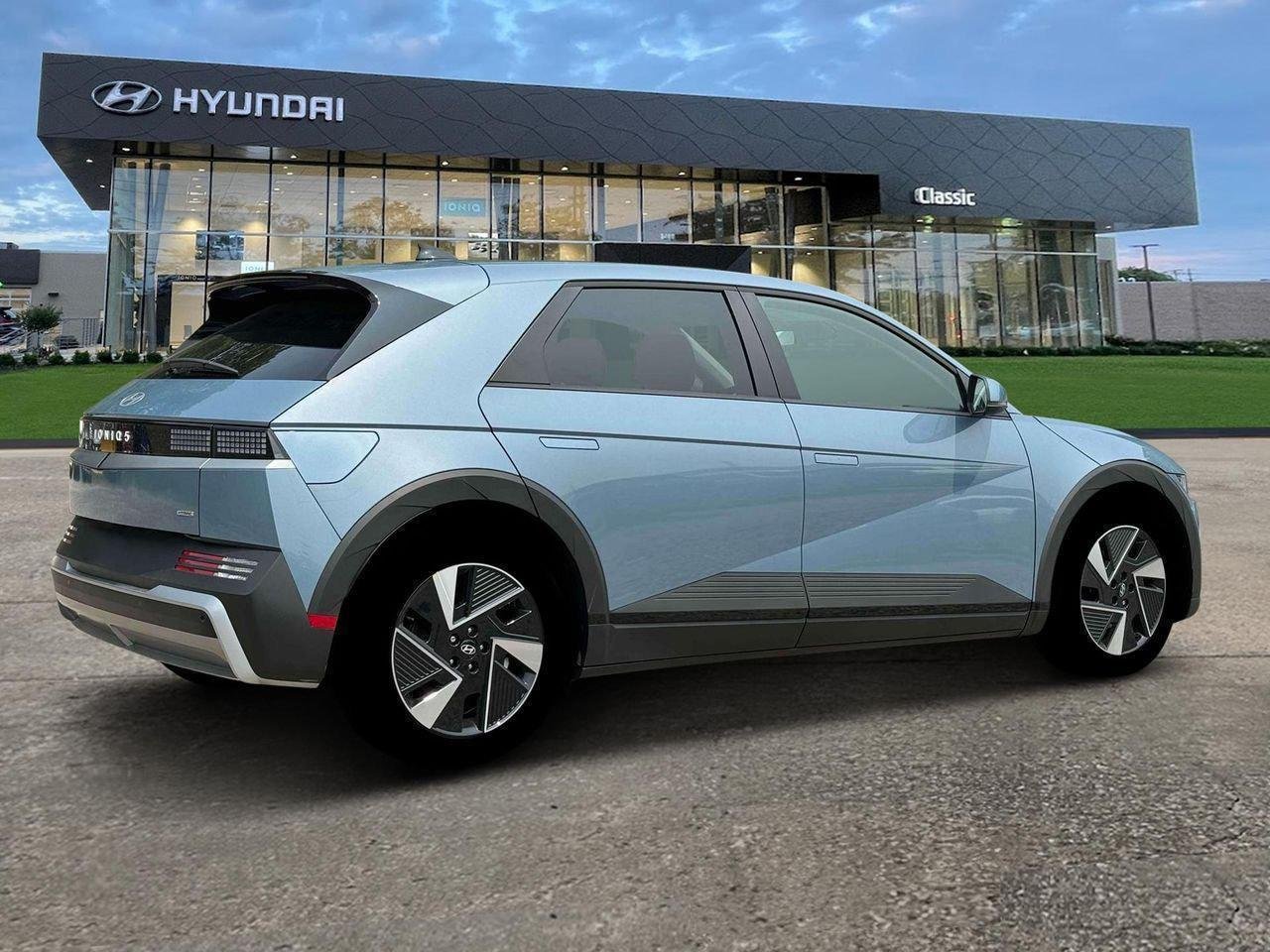 2025 Hyundai IONIQ 5 SE - Photo 8