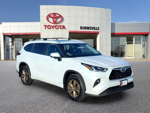 2023 Toyota Highlander Hybrid Bronze Edition