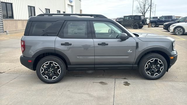 New 2026 Carbonized Gray Metallic Ford Outer Banks® image 9