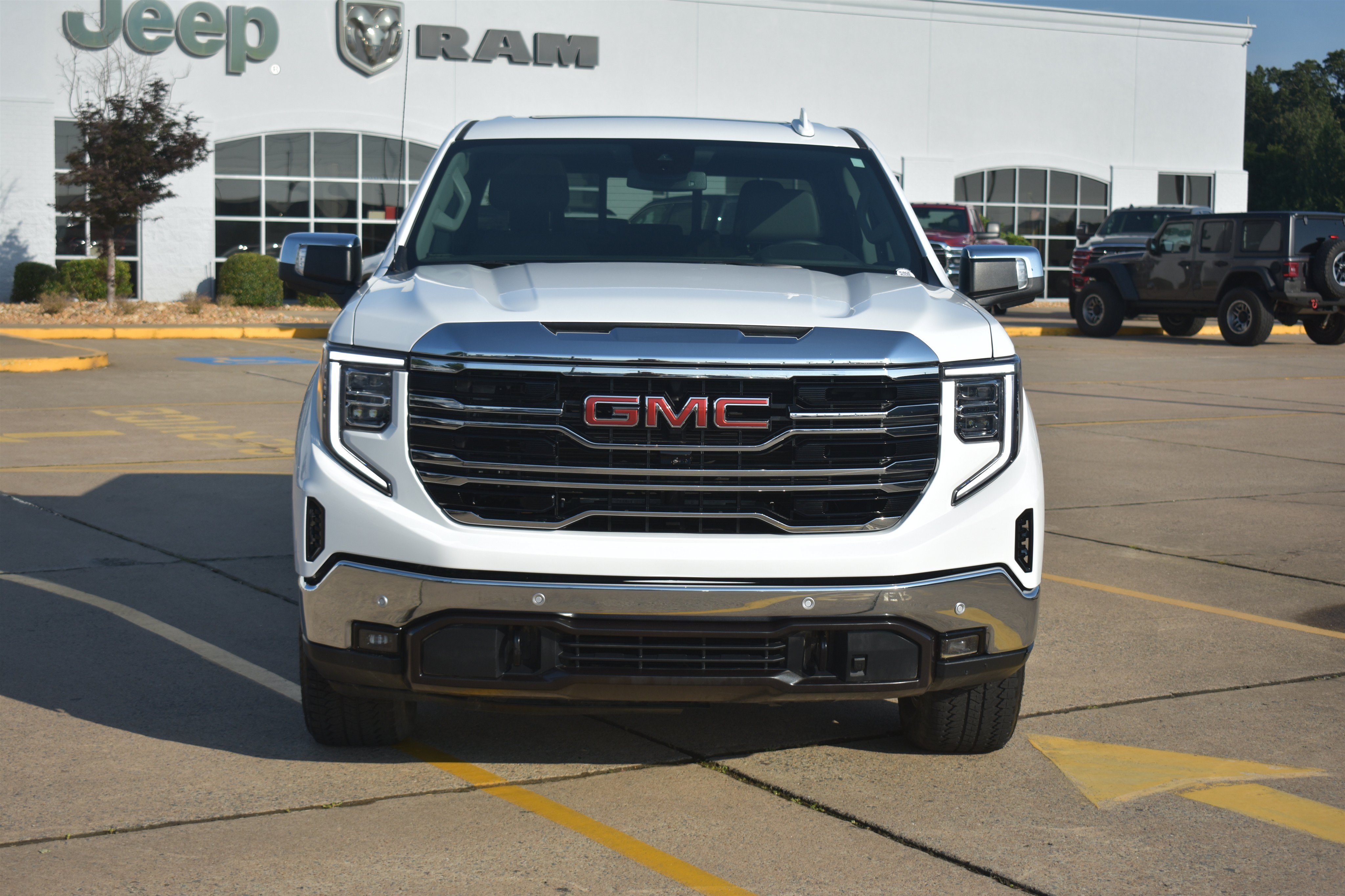 Used 2025 GMC Sierra 1500 SLT with VIN 3GTUUDE83SG124774 for sale in Little Rock