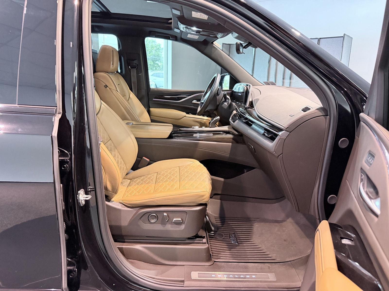 2024 Cadillac Escalade Sport - Photo 35
