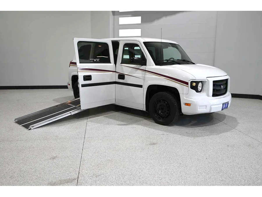 Used 2014 WHITE VPG DX Mobility Handicap Van image 2